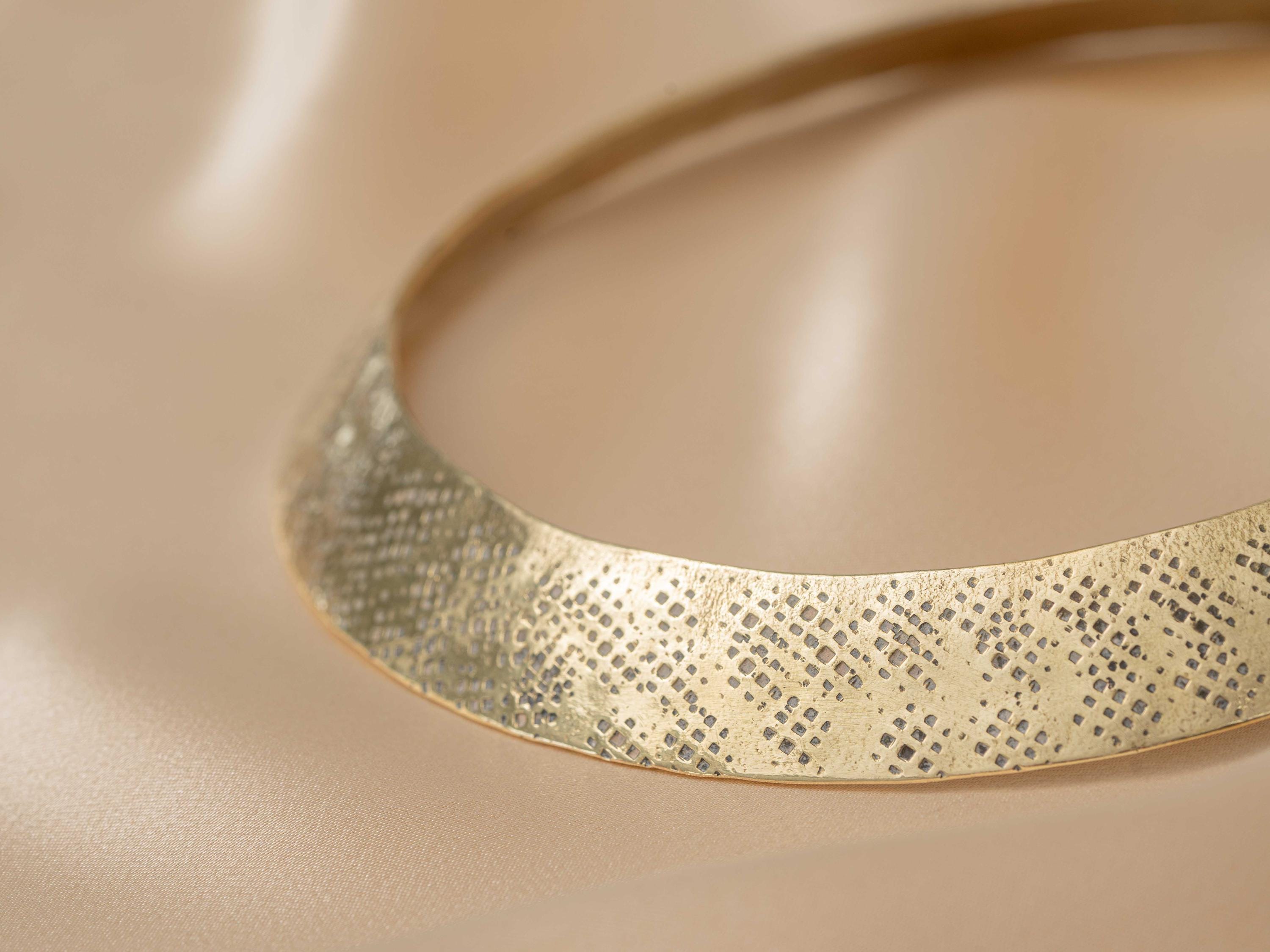 Ishara Collar
