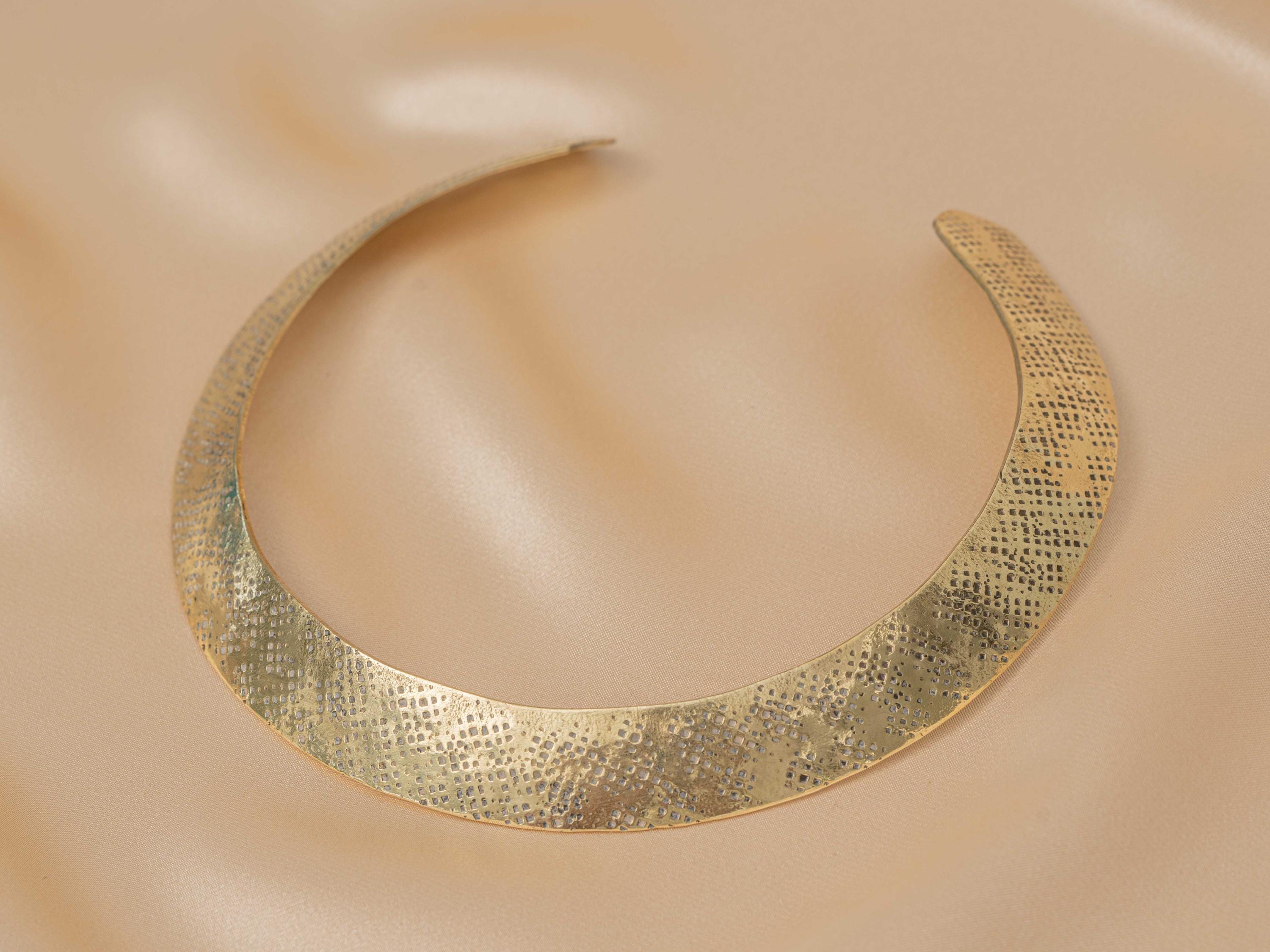 Ishara Collar