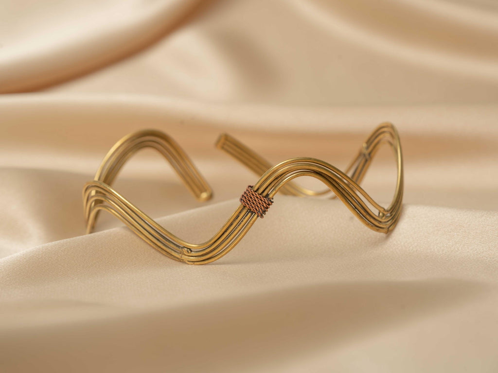 Inanna Waves of Gold Upper Arm Cuff