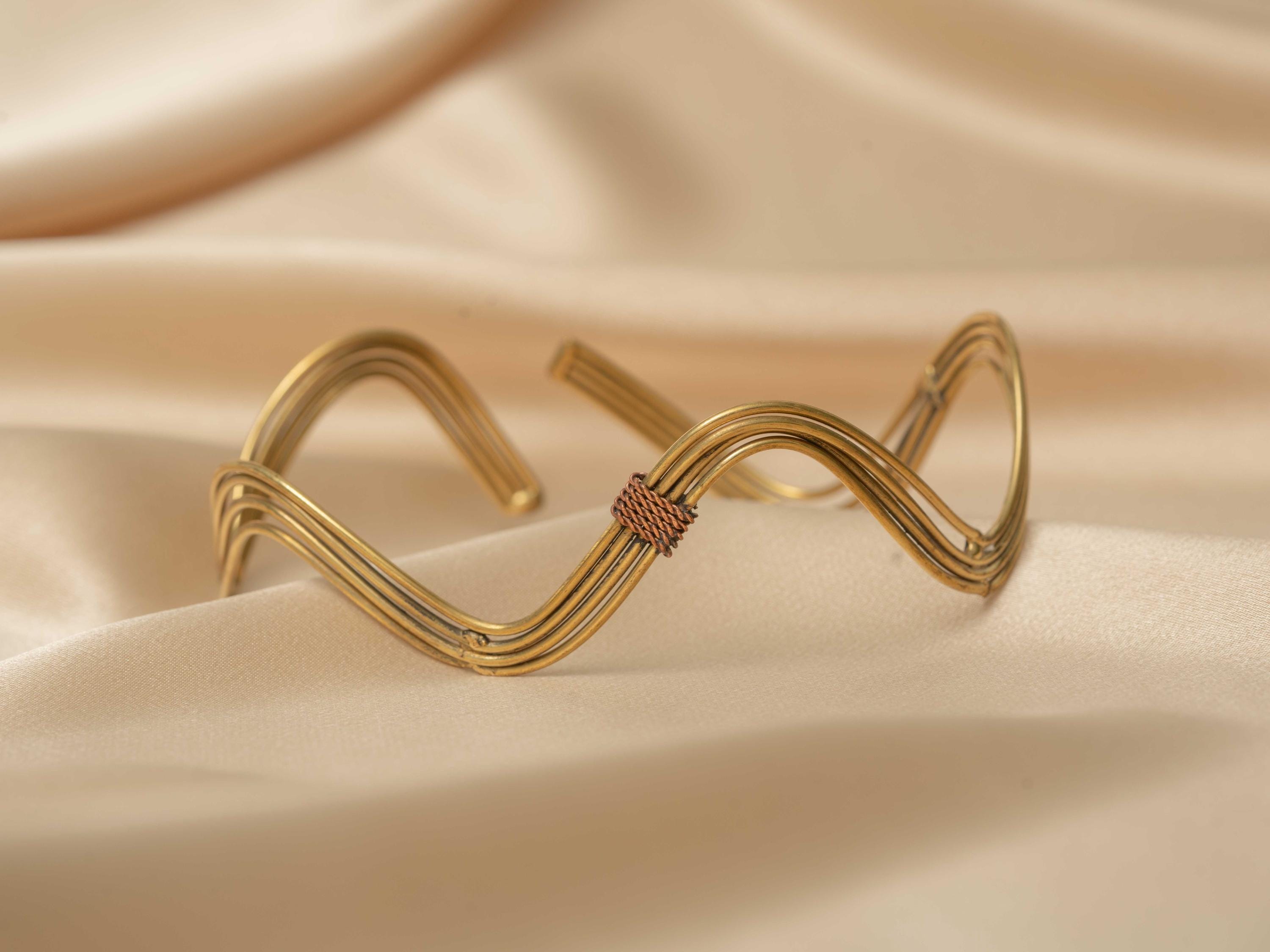 Inanna Waves of Gold Upper Arm Cuff