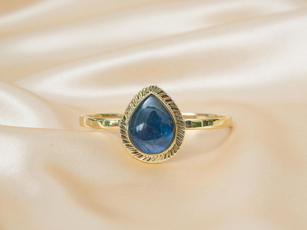 Mani Teardrop Bracelet in Midnight Blue